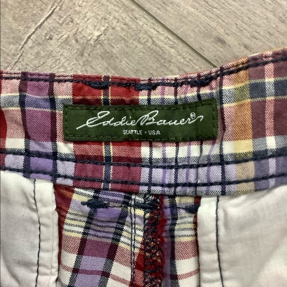 Women's Eddie Bauer 8 M Medium Shorts Mercer Fit Khakis Chino Bermuda Red Blue - Picture 7 of 10